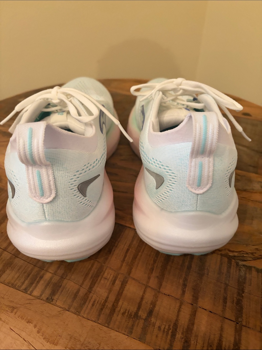 Brooks Women's Glycerin 22 Running Shoes with Blue and Pastel Accents - Picture 6 of 7